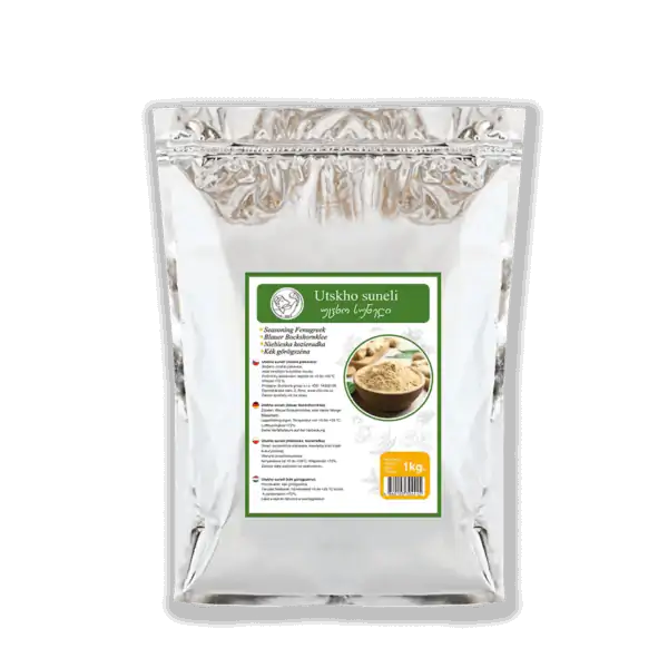 Balenie gruzínskeho korenia Utskho Suneli v striebornej fóliovej taške s etiketou popisujúcou korenie a jeho použitie, hmotnosť 1 kg