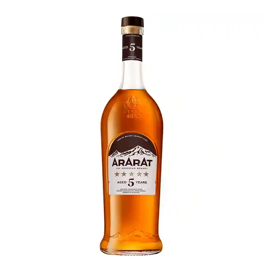 Ararat 5* arménska brandy – 0,7 l Legendárna Ararat 5 tradičná arménska brandy s päťročným zrením v dubových sudoch vás nadchne tónmi vanilky, broskýň a karamelu. Nakupujte u nás!* Ararat 5* Armenska brandy