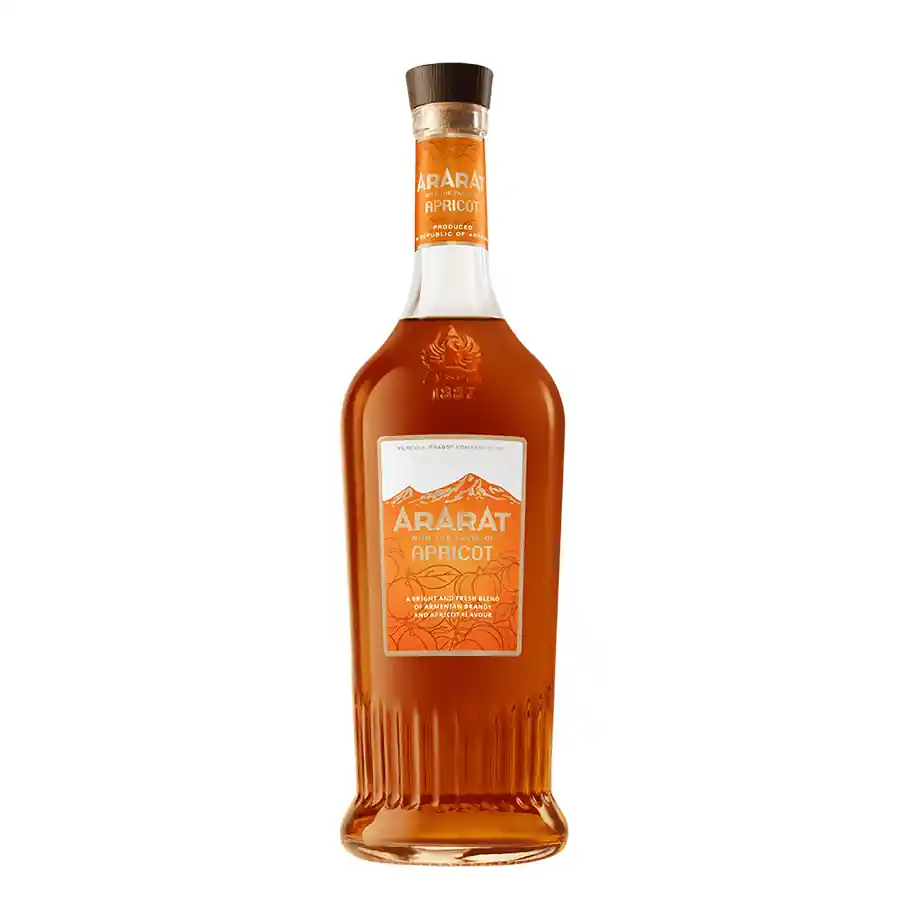 Ararat Apricot arménska Marhuľová brandy – 0,7 l Ararat Apricot spája 6-ročnú arménsku brandy a šťavnaté marhule. Objavte neuveriteľne jemnú a ovocnú chuť arménskej brandy. Ideálne ako darček aj do koktailov! Ararat Apricot