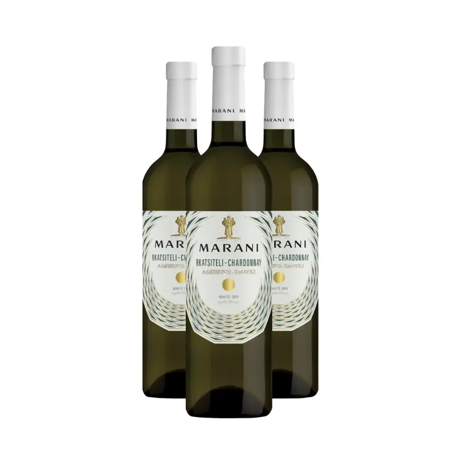 3x Marani RKATSITELI-CHARDONNAY suché biele víno Tri fľaše Rkatsiteli-Chardonnay – ideálny formát na prvé zoznámenie s týmto originálnym spojením gruzínskej a medzinárodnej odrody. Sviežа chuť s tónmi zeleného jablka, broskyne a tropického ovocia, podčiarknutá živou kyslosťou a dlhým čistým záverom. Tři lahve bílého suchého vína Marani Rkatsiteli-Chardonnay