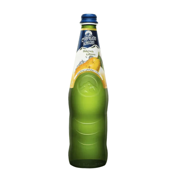 fľaša gruzínskej perlivej vody s obrázkom hrušky na etikete